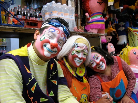 "Clowning around"(?) at Mercado Merced
